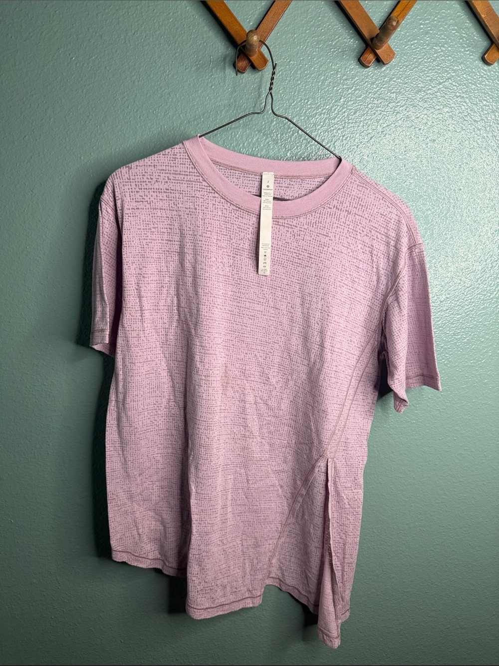Lululemon women’s Crew Neck Short Sleeve Shirt - Light Lavender
